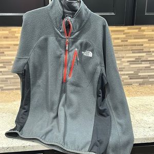 Men’s The North Face 1/4 zip fleece shirt size large
